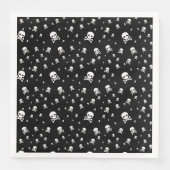 Littles White Pirates Skulls auf schwarzem Hinterg Serviette (Vorderseite)