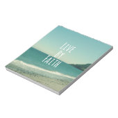 Live by Faith Bible Verse Notizblock (Rotiert)