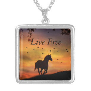 Live-Free Horse Necklace Versilberte Kette
