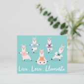 Live-Liebe Llamaste | Fun Yoga Llama Charaktere Postkarte (Stehend Vorderseite)