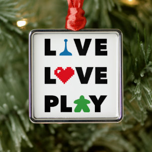 Live, Love, Play Black Text Metal Ornament Aus Metall