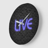 LIVE Text in Neonleuchten auf Backstein Große Wanduhr (Winkel)