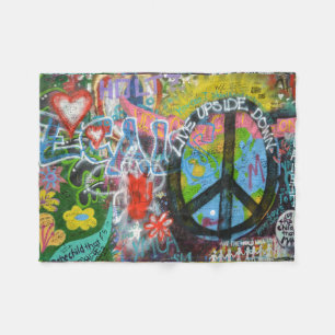 Live Upside Down Peace Sign Wall Fleecedecke