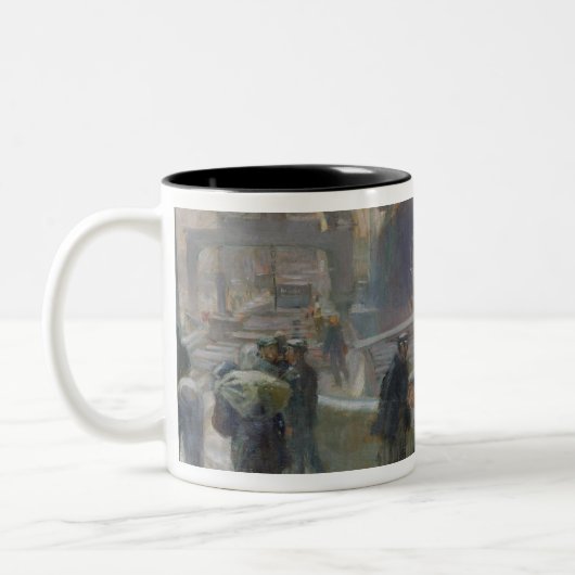 Liverpool-Hafenarbeiter bei Dawn, 1903 Zweifarbige Tasse (Links)