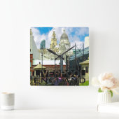 Liverpool Quadratische Wanduhr (Zuhause)