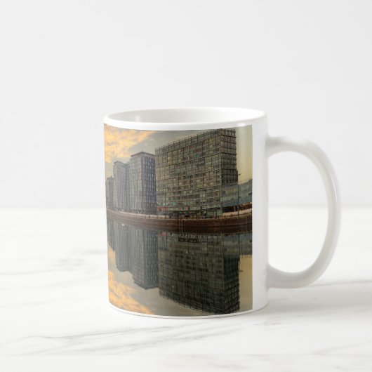 Liverpool Skyline-Tasse Kaffeetasse (Rechts)