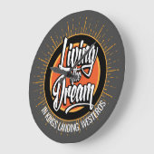 Living the Dream Große Wanduhr (Winkel)