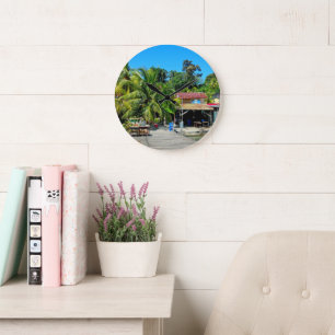 Livingston’s Caribbean Charm Große Wanduhr