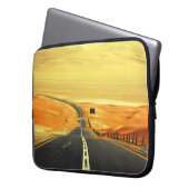 Liwa Oasis Asphalt Road, Dunes. Laptopschutzhülle (Vorderseite Links)