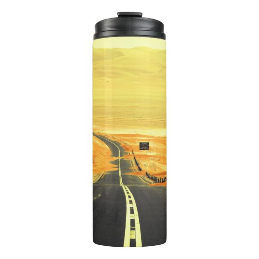 Liwa Oasis Asphalt Road, Dunes. Thermosbecher (Vorderseite)