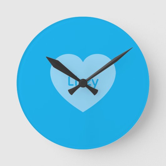 Lizzy Hugs Runde Wanduhr (Vorderseite)