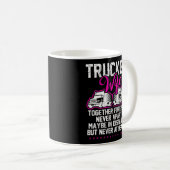 LKW-Ehefrau für LKW-Fahrer Kaffeetasse (VorderseiteRechts)