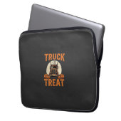 LKW oder Süßigkeiten Halloween Sattelzug Design_1 Laptopschutzhülle (Vorderseite Links)