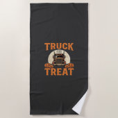 LKW oder Süßigkeiten Halloween Sattelzug Design_1 Strandtuch (Vorderseite)