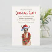 Llama in der Weihnachtsmannmütze Poinsettias Weihn Einladung (Stehend Vorderseite)