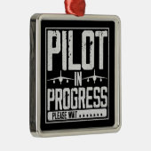 Loading… Pilot Upgrade in Progress Flight School Ornament Aus Metall (Rechts)