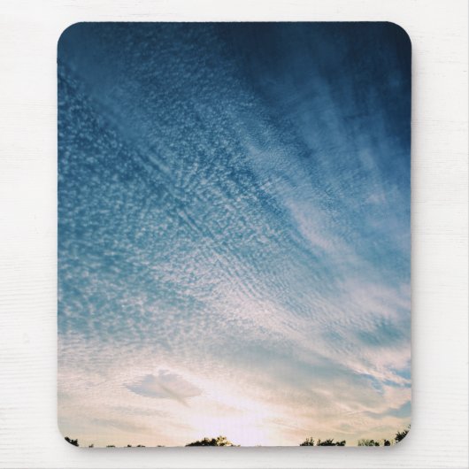 Loch in der Wolkendecke Mousepad (Vorne)