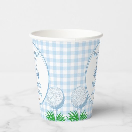Loch in einem blauen Gingham Golf Party mit Monogr Pappbecher (Rechts)