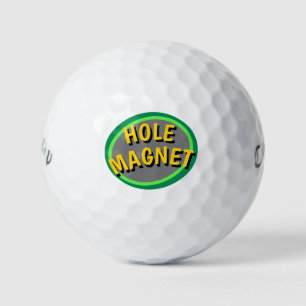 Loch in einem der neuen Golfplätze Golfball