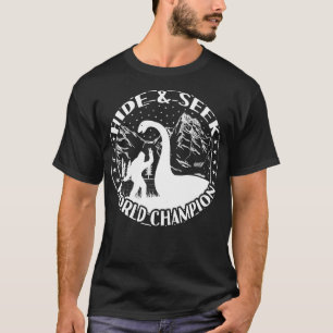 Loch Ness Monster versteckt und sucht T-Shirt