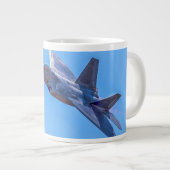 Lockheed Martin F-22A Raptor Jumbo-Tasse (Vorderseite Rechts)