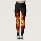 Lodernde Flammen auf Schwarz Leggings (Vorderseite)