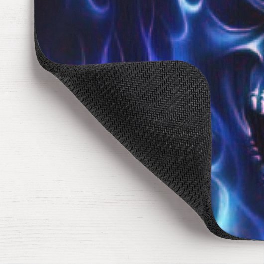 Lodernder blauer Schädel Mousepad (Ecke)