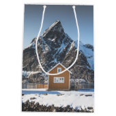 Lofoten Yellow Cabin Mittlere Geschenktüte (Rückseite)