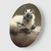 Log Lounger Siamese Kitten Große Wanduhr (Winkel)