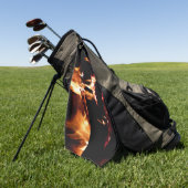 Loggt sich in der Feuer-Feuer-Fotografie ein Golfhandtuch (Gras)