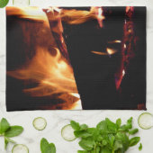 Loggt sich in der Feuer-Feuer-Fotografie ein Handtuch (Gefaltet)