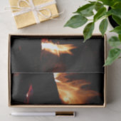 Loggt sich in der Feuer-Feuer-Fotografie ein Seidenpapier (Geschenk)