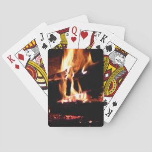 Loggt sich in der Feuer-Feuer-Fotografie ein Spielkarten