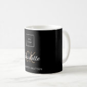 Logo-Business Black Gold Monogramm Initialen Skrip Kaffeetasse (VorderseiteRechts)