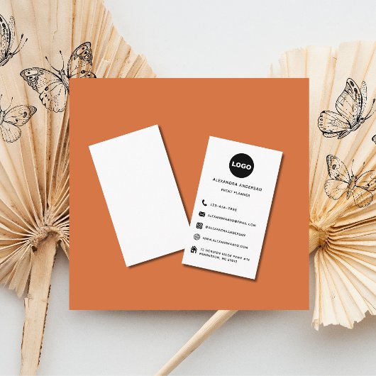 Logo der Minimalistischen Schwarz-weißen Social-Me Visitenkarte