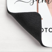 Logo der Rose Gold M Monogram Mousepad (Ecke)