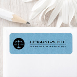 Logo der schwarzen Justiz auf blauem Leinen