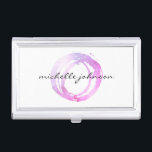 Logo des Designers "Luxe Pink Painted Circle" Visitenkarten Dose<br><div class="desc">Ein Bio gestrichener Kreis in rosa und lila Farbtönen wird zu einem luxuriösen Logo auf diesem Designer Visitenkartengehäuse. Personalisieren Sie Ihre Daten mit Ihrem Namen oder Firmennamen. Auch gut als eine stilvolle Geschenkidee. Kunstwerk und Design bis 12.01 Uhr,  ein Boutique-Design-Studio. © 1201AM CREATIVE</div>