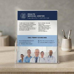 Logo-Foto mit QR-Code für die Klinik eines Hausarz Flyer