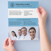 Logo-Foto QR Blau Kinderklinik Flyer (Hand)