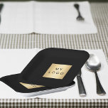 Logo für das Bar von Black Café Pappteller<br><div class="desc">Ein klassischer schwarzer Hintergrund. Personalisieren und hinzufügen Sie Ihr Unternehmen,  Firmenlogo. Für Firmenveranstaltungen,  Partys,  Marketing,  Werbeaktion.</div>