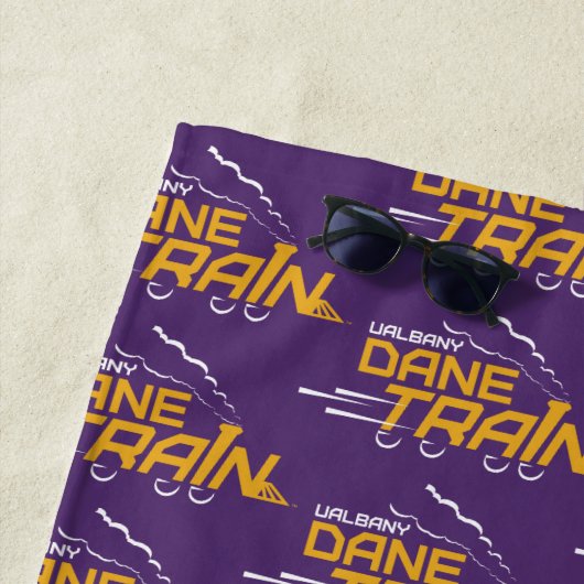 Logo für den Straßenzug von UAlbany Strandtuch (Beispiel)