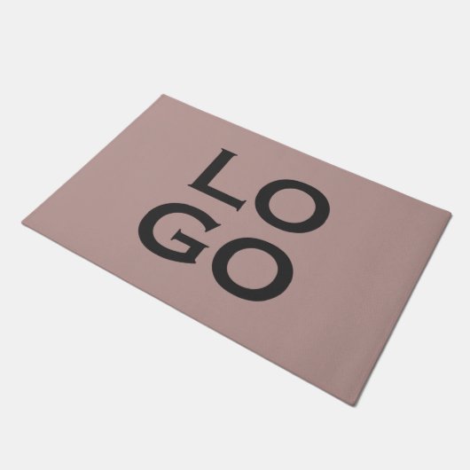 Logo für Unternehmen oder Unternehmen auf Dusty Pi Fußmatte (Schrägansicht)