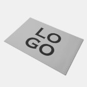 Logo für Unternehmen oder Unternehmen auf Grau Fußmatte (Schrägansicht)