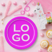 Logo für Unternehmen oder Unternehmen auf Magenta Pappteller (Party)