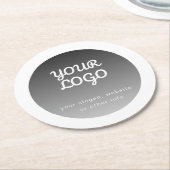 Logo hinzufügen | Dunkelgraue glänzende weiße Gren Runder Pappuntersetzer (Angewinkelt)