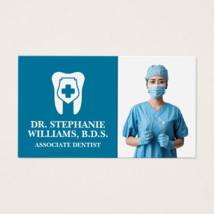 Logo Junge weibliche Zahnärztin