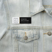 Logo, Name und Titel Klasse Schwarz-weiß Namensschild (Beispiel)