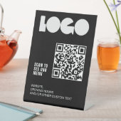 Logo QR Scan Menü Schwarze Speisekarte Sockelschild (In Situ)