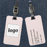 Logo Rosa Geschäft Gepäckanhänger<br><div class="desc">Einfaches Logo-Design für Ihr Unternehmen. Ersetzen Sie das Logo und die Details durch Ihre eigenen und ändern Sie die Hintergrundfarbe im Designwerkzeug,  um sie anzupassen. Ideal als Werbeartikel für Kunden,  Kunden und Mitarbeiter,  für Geschäftsreisen und Messen.</div>
